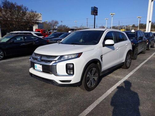 Photo 1 of 5 of 2020 Mitsubishi Outlander Sport ES