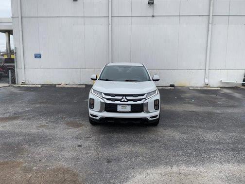 Photo 3 of 43 of 2020 Mitsubishi Outlander Sport ES
