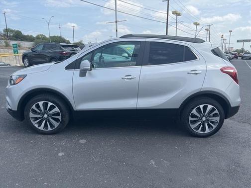 Photo 5 of 26 of 2020 Buick Encore Essence
