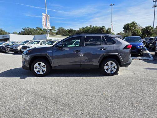 2021 Toyota RAV4 Hybrid XLE