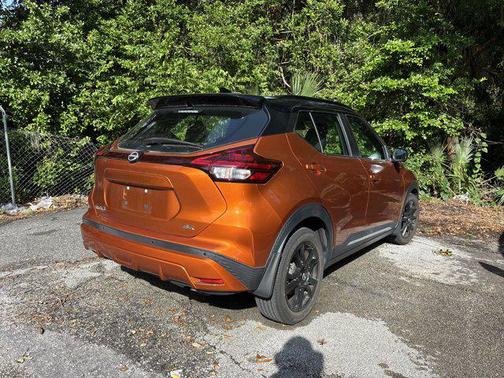 2022 Nissan Kicks SR