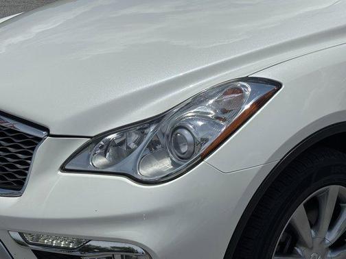 2017 INFINITI QX50 Base