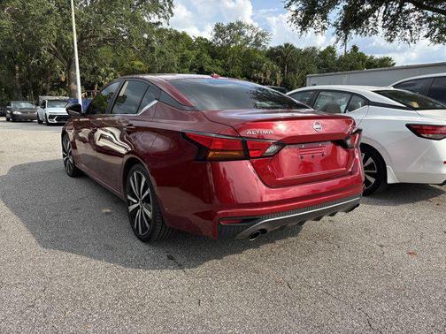 2021 Nissan Altima SR FWD