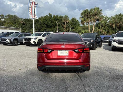 2021 Nissan Altima SR FWD
