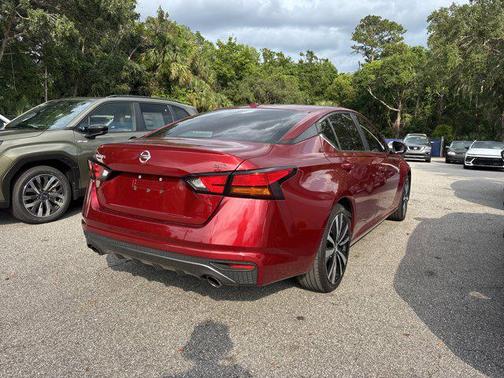 2021 Nissan Altima SR FWD