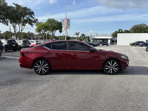 2021 Nissan Altima SR FWD