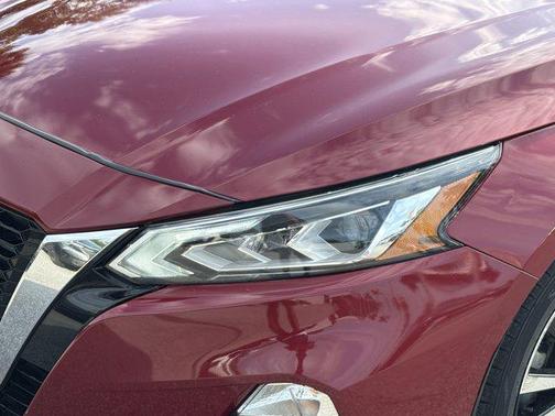 2021 Nissan Altima SR FWD