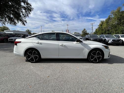 2024 Nissan Altima SR FWD