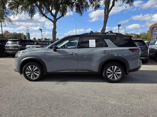 2024 Nissan Pathfinder SL 4WD