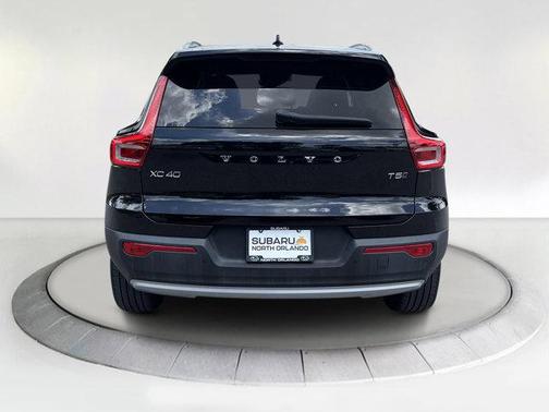 2022 Volvo XC40 T5 Momentum
