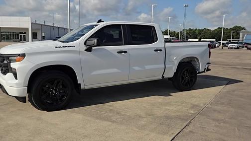 Summit White 2023 Chevrolet Silverado 1500 Custom