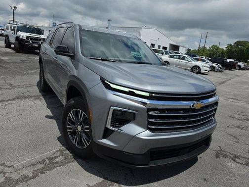 Sterling Gray Metallic 2026 Chevrolet Traverse LT