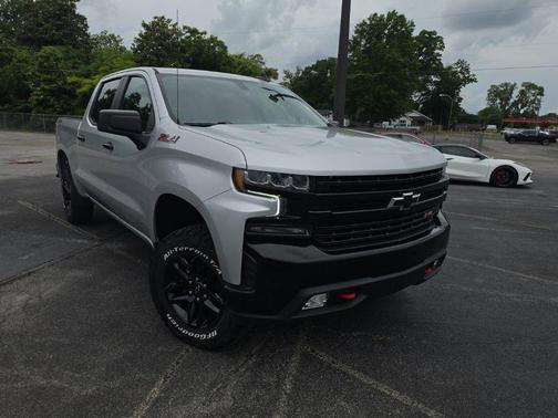Silver Ice Metallic 2021 Chevrolet Silverado 1500 LT Trail Boss