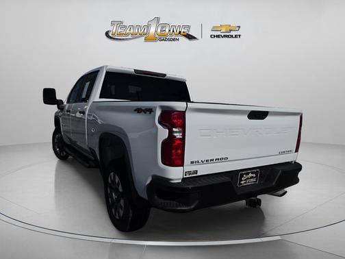 Summit White 2023 Chevrolet Silverado 2500 Custom