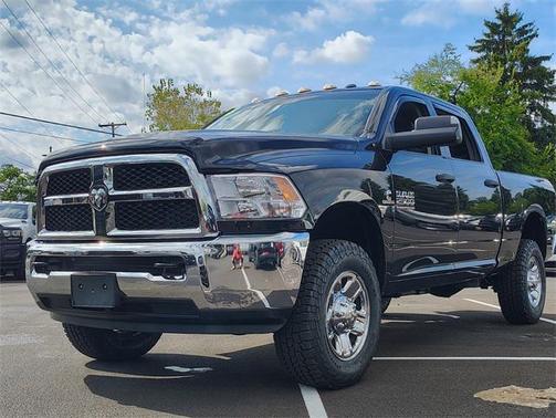 2018 RAM 2500 Tradesman Crew Cab 4x4 6'4' Box