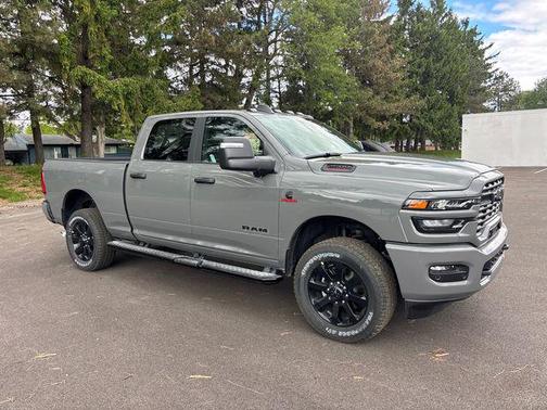 Ceramic Gray Clearcoat 2026 RAM 2500 Big Horn Crew Cab 4x4 6'4' Box