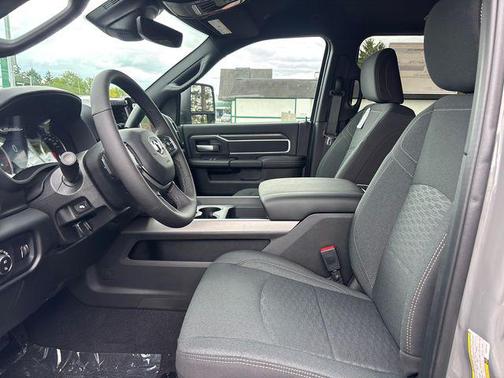 Ceramic Gray Clearcoat 2026 RAM 2500 Big Horn Crew Cab 4x4 6'4' Box