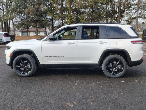 Bright White Clearcoat 2026 Jeep Grand Cherokee Limited