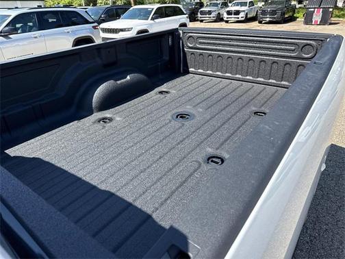 2025 RAM 2500 Tradesman Crew Cab 4x4 8' Box