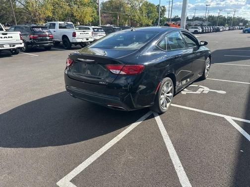 2016 Chrysler 200 S