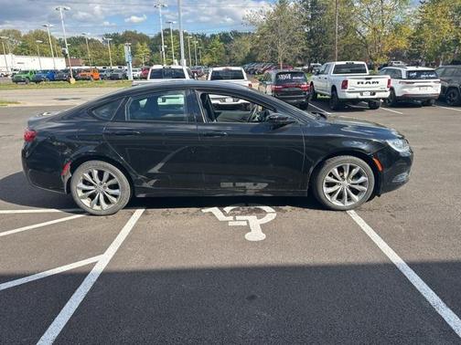 2016 Chrysler 200 S
