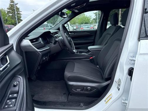 2024 Jeep Grand Cherokee L Laredo