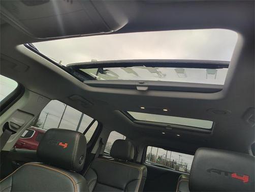 2022 GMC Acadia AWD AT4