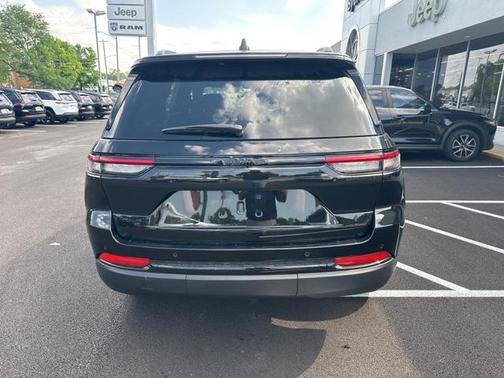 2024 Jeep Grand Cherokee Altitude