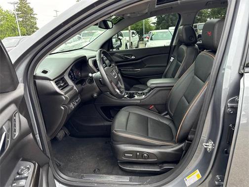 2022 GMC Acadia AWD AT4