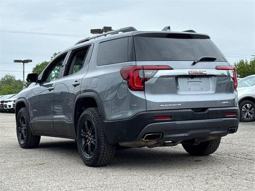 2022 GMC Acadia AWD AT4