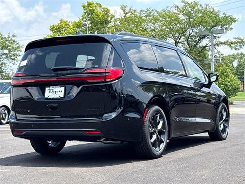 2025 Chrysler Pacifica Limited