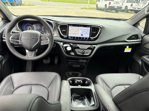 2025 Chrysler Pacifica L
