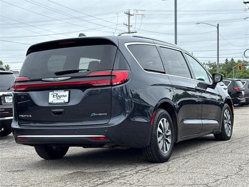 2021 Chrysler Pacifica Hybrid Touring L