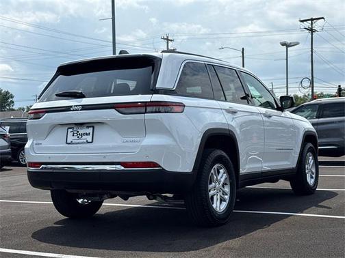 2024 Jeep Grand Cherokee Laredo