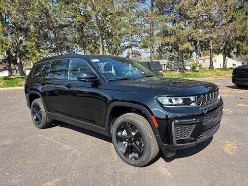 Diamond Black Crystal Pearlcoat 2026 Jeep Grand Cherokee L Limited
