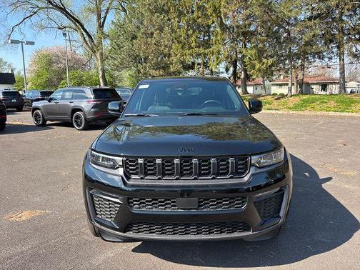 Diamond Black Crystal Pearlcoat 2026 Jeep Grand Cherokee L Limited