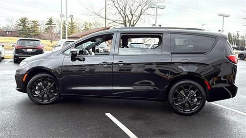 2026 Chrysler Pacifica L