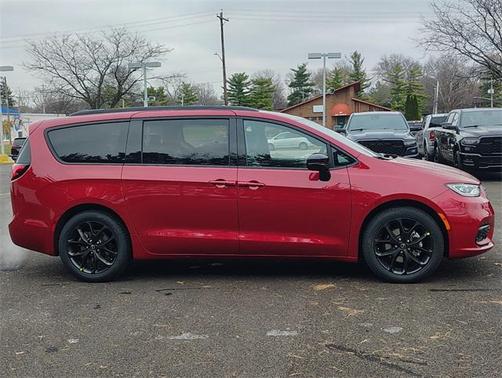 2026 Chrysler Pacifica L