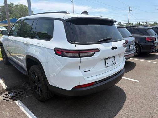 Bright White Clearcoat 2024 Jeep Grand Cherokee L Altitude