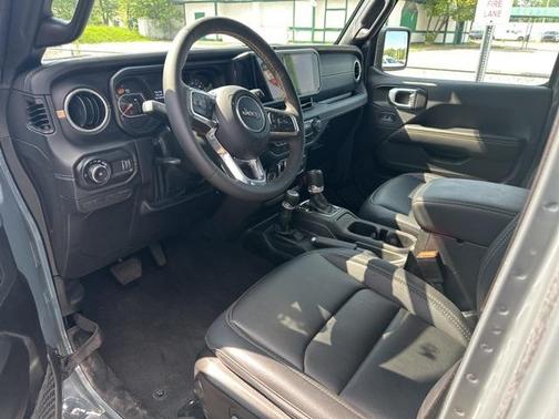 2024 Jeep Wrangler 4-Door Sahara 4x4