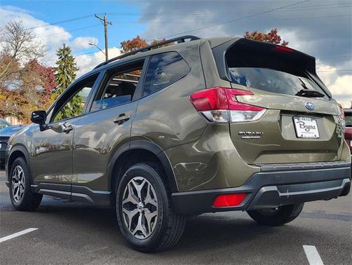 2023 Subaru Forester Premium