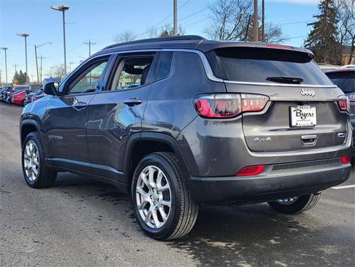 2022 Jeep Compass Latitude Lux