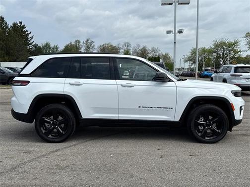 2025 Jeep Grand Cherokee Altitude
