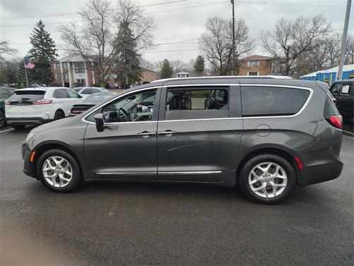 2020 Chrysler Pacifica Touring-L Plus