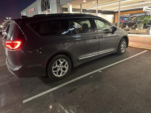 2020 Chrysler Pacifica Touring-L Plus