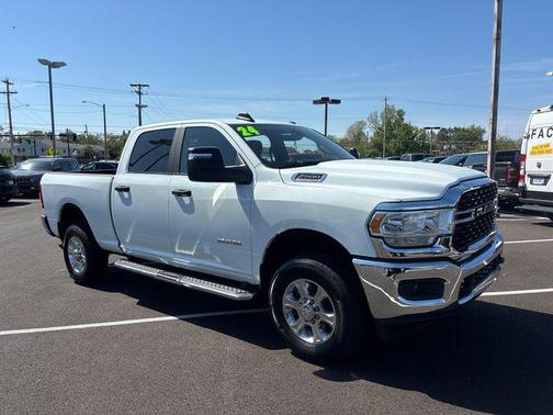Bright White Clearcoat 2024 RAM 2500 Big Horn Crew Cab 4x4 6'4' Box