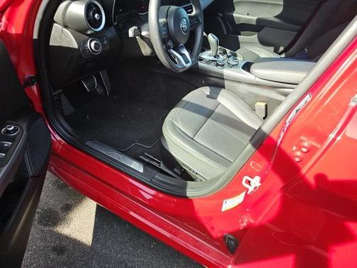 2024 Alfa Romeo Giulia Ti