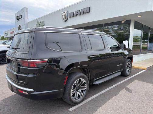 Diamond Black Crystal Pearlcoat 2024 Jeep Wagoneer Series II 4x4