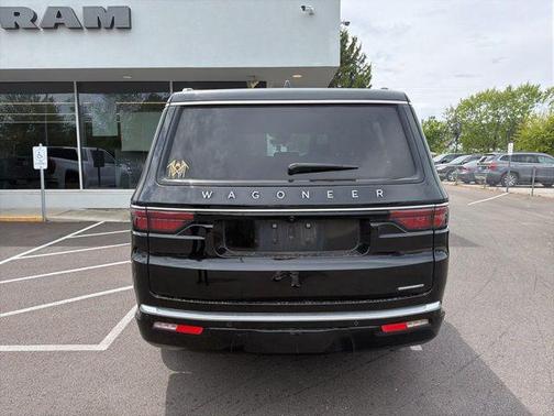 Diamond Black Crystal Pearlcoat 2024 Jeep Wagoneer Series II 4x4