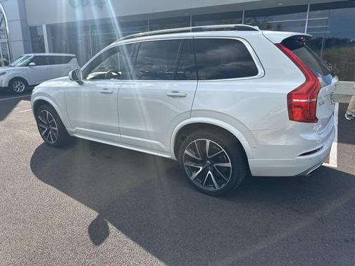 2019 Volvo XC90 T6 Momentum
